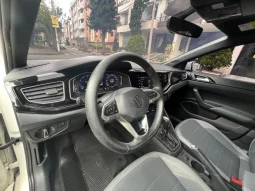 
										Volkswagen Nivus 1.0t Highline At completo									