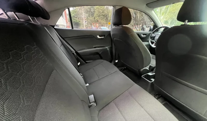 
								Kia Rio 1.4 Vibrant At completo									