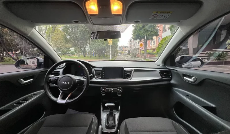 
								Kia Rio 1.4 Vibrant At completo									