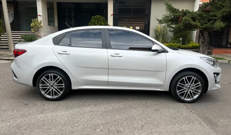 
								Kia Rio 1.4 Vibrant At completo									