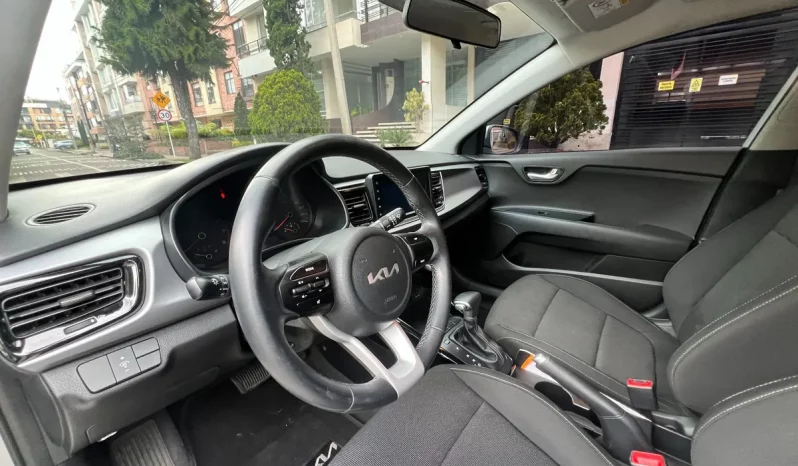 
								Kia Rio 1.4 Vibrant At completo									