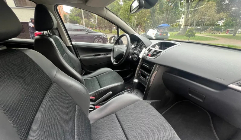 
								Peugeot 207 1.6 Allure completo									