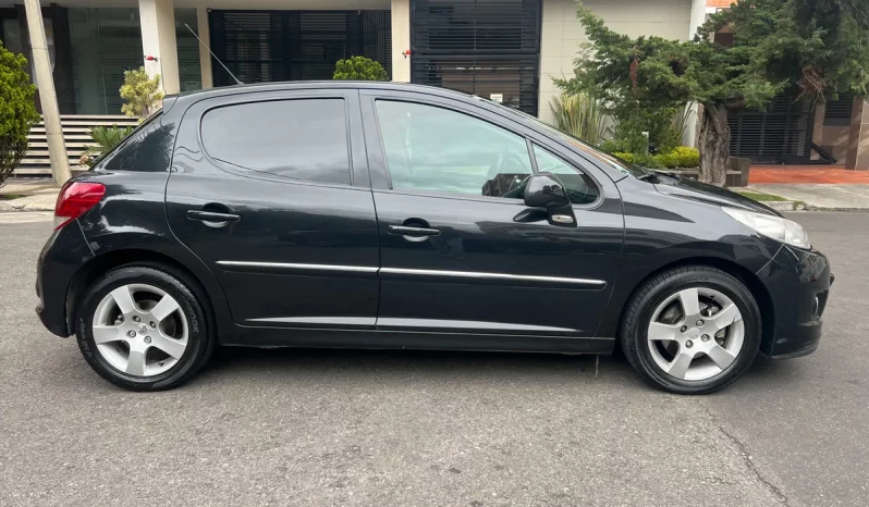 
								Peugeot 207 1.6 Allure completo									