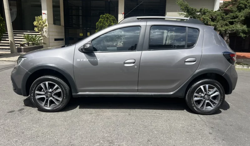 
								Renault Stepway 1.6 Intense Automática completo									