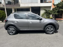 
										Renault Stepway 1.6 Intense Automática completo									