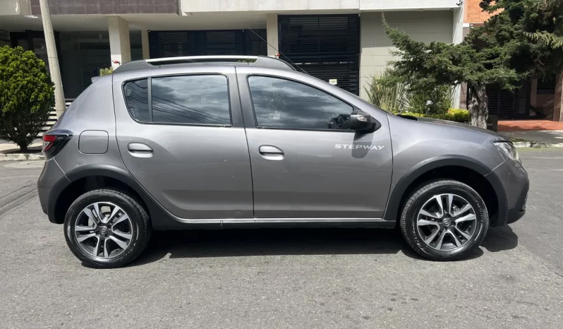 
								Renault Stepway 1.6 Intense Automática completo									