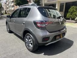 
										Renault Stepway 1.6 Intense Automática completo									