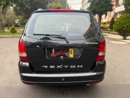 
										SsangYong Rexton 2.7 Rx 270 Xdi completo									