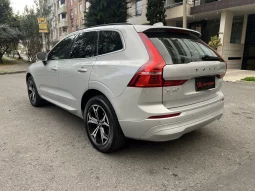 
										Volvo XC60 2.0 B5 AWD Momentum Hibryda completo									