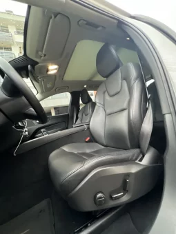 
										Volvo XC60 2.0 B5 AWD Momentum Hibryda completo									