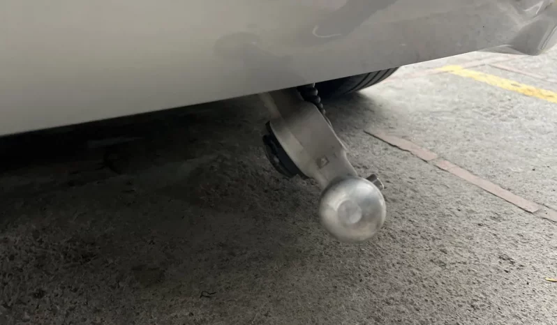 
								Volvo XC60 2.0 B5 AWD Momentum Hibryda completo									