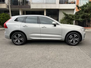 Volvo XC60 2.0 B5 AWD Momentum Hibryda