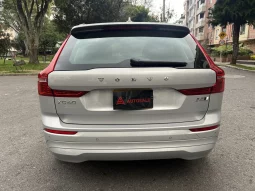 
										Volvo XC60 2.0 B5 AWD Momentum Hibryda completo									