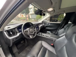 
										Volvo XC60 2.0 B5 AWD Momentum Hibryda completo									